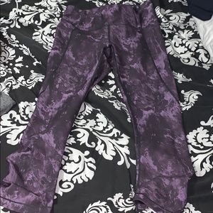 women’s crop leggings